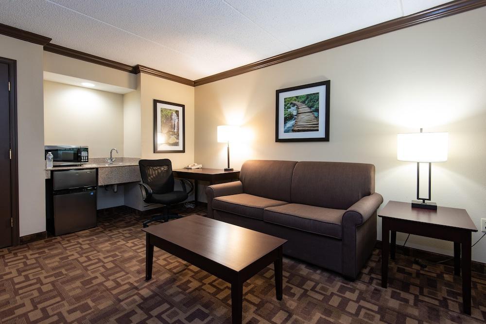 Quality Inn & Suites Quakertown-Allentown Экстерьер фото