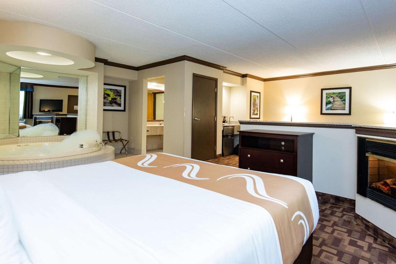 Quality Inn & Suites Quakertown-Allentown Экстерьер фото