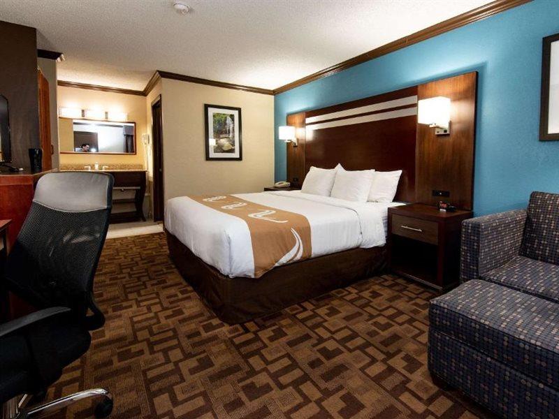 Quality Inn & Suites Quakertown-Allentown Экстерьер фото