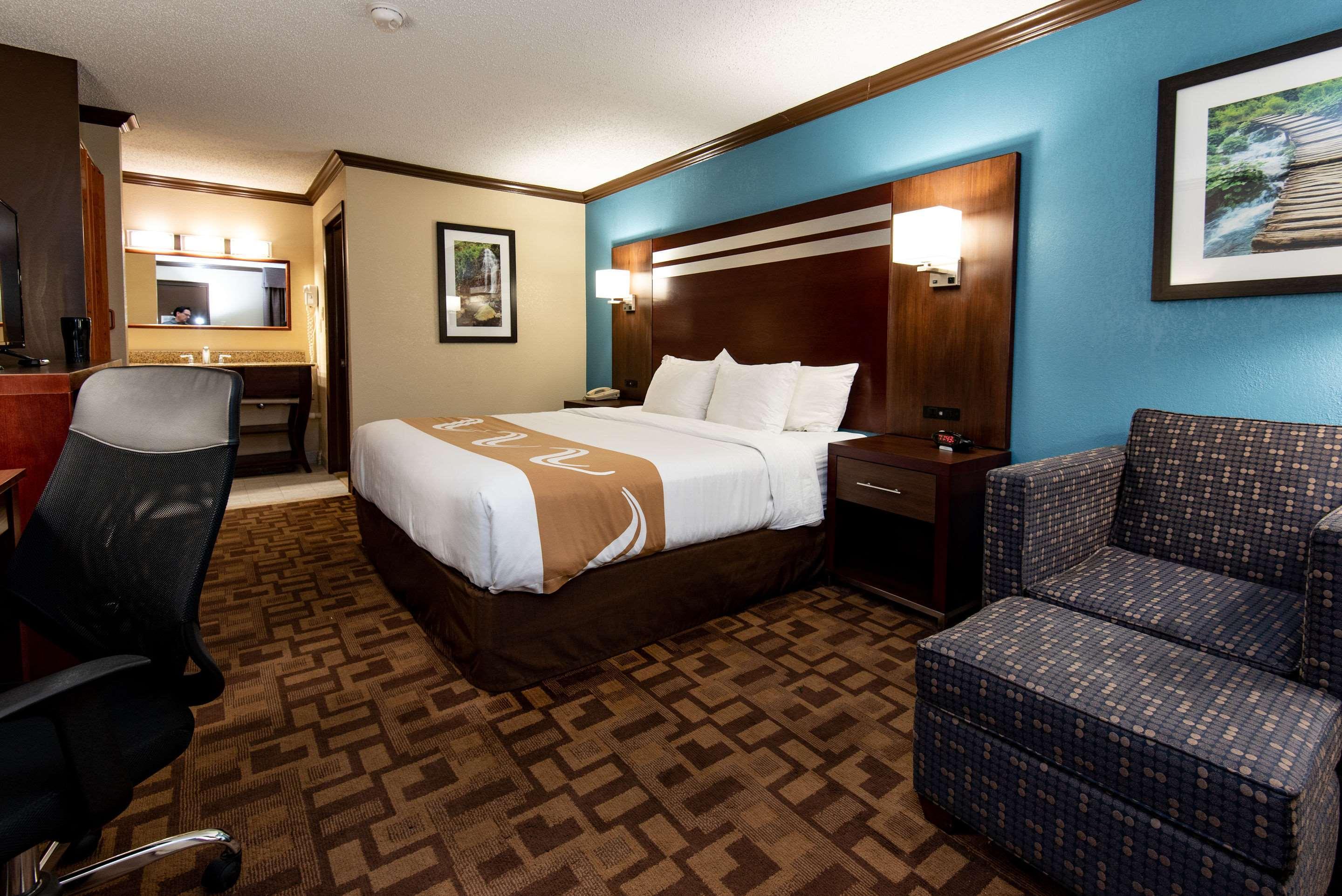 Quality Inn & Suites Quakertown-Allentown Экстерьер фото