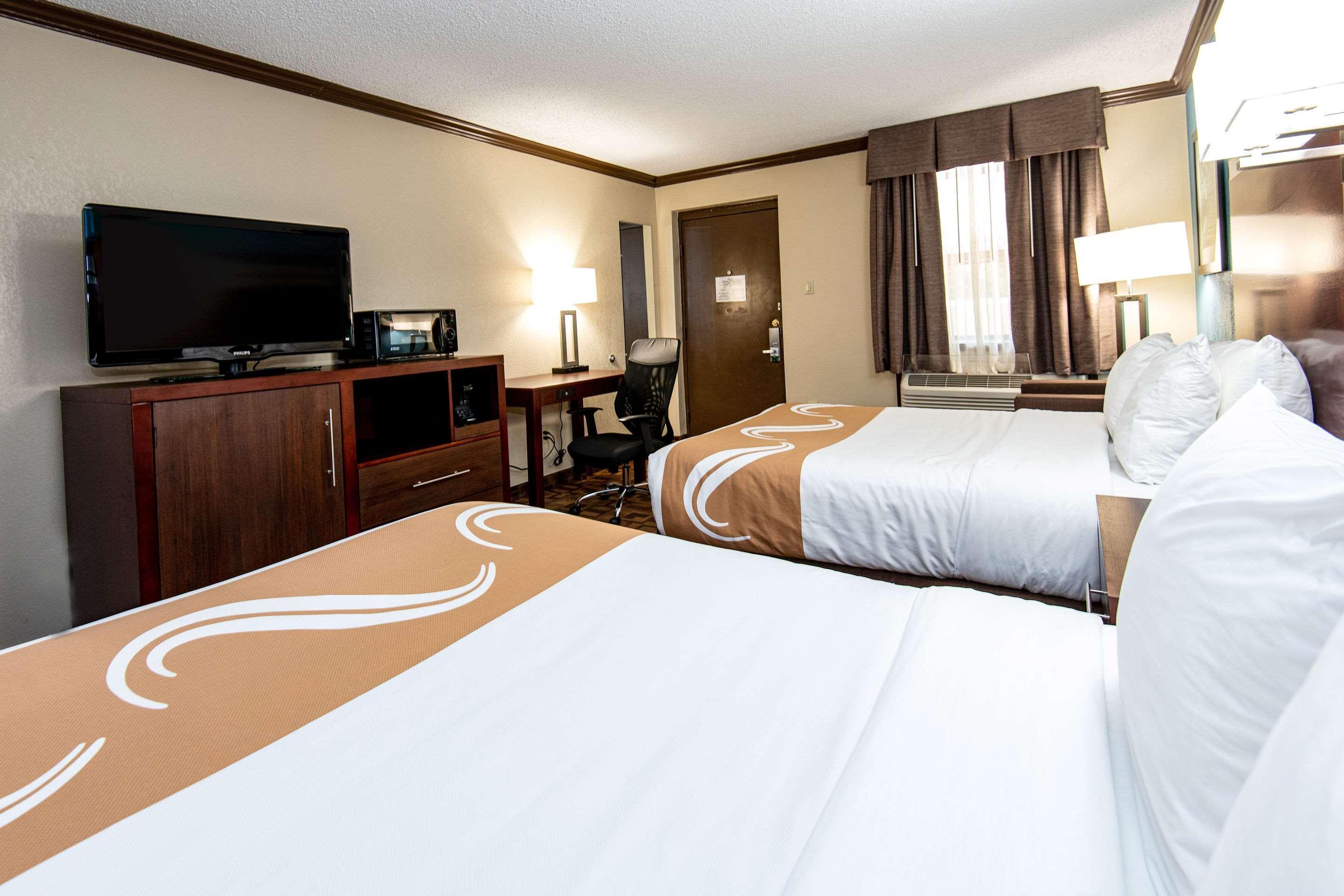 Quality Inn & Suites Quakertown-Allentown Экстерьер фото