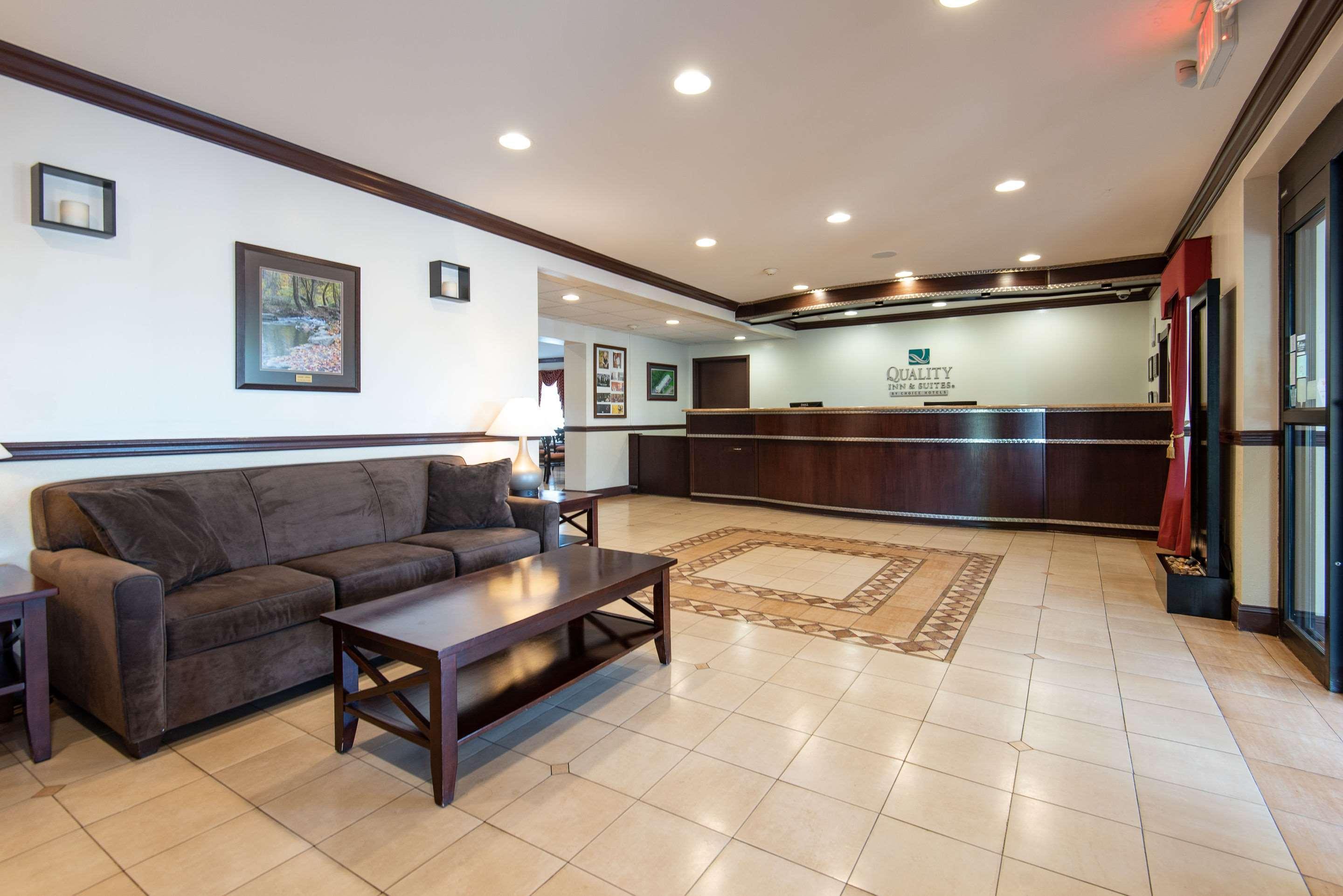 Quality Inn & Suites Quakertown-Allentown Экстерьер фото
