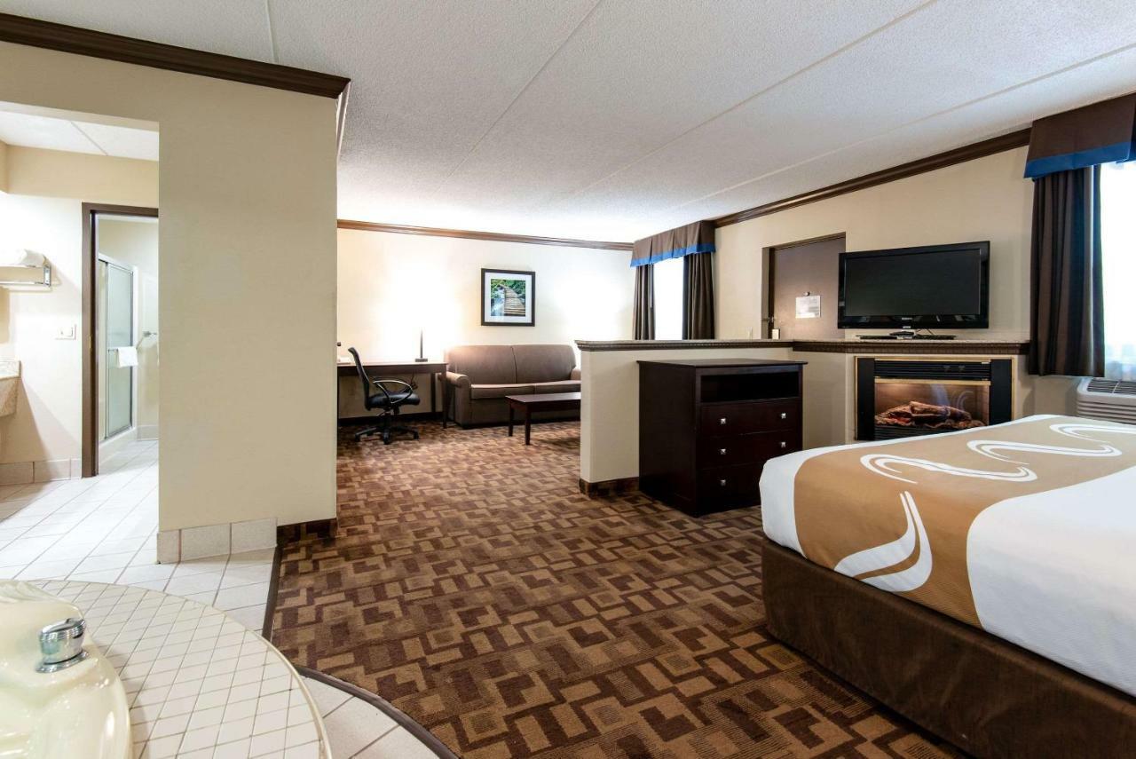 Quality Inn & Suites Quakertown-Allentown Экстерьер фото
